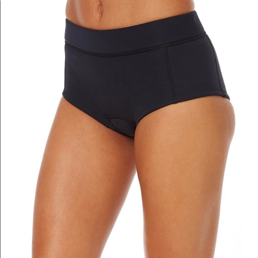 Like New Patagonia Women’s R1 Surf Shorts